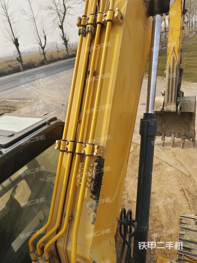 大臂背部俯視（工作和回轉(zhuǎn)裝置）