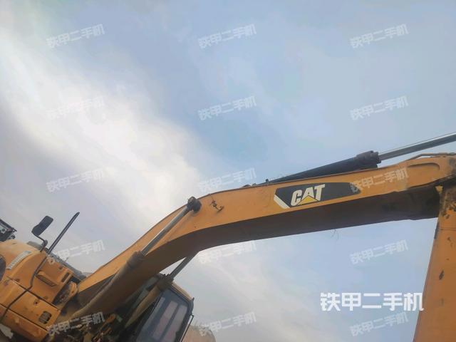 大臂整體?右側(工作和回轉裝置) 大臂整體?右側(工作和回轉裝置)