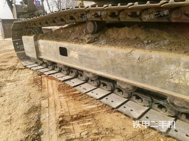 右側(cè)履帶整體?（行走機(jī)構(gòu)）