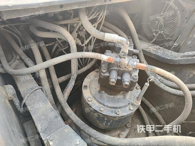 回轉(zhuǎn)馬達(dá)和主控閥（整機(jī)外觀）