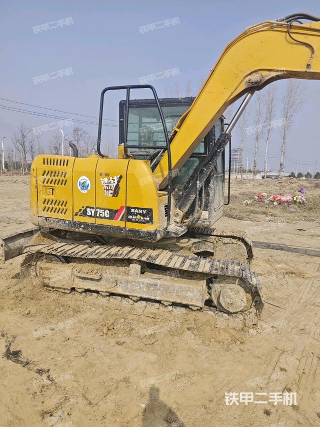 駕駛室頂部（整機外觀）