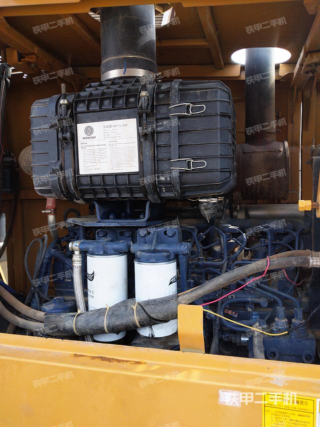 发动机左侧（整机外观及大件）