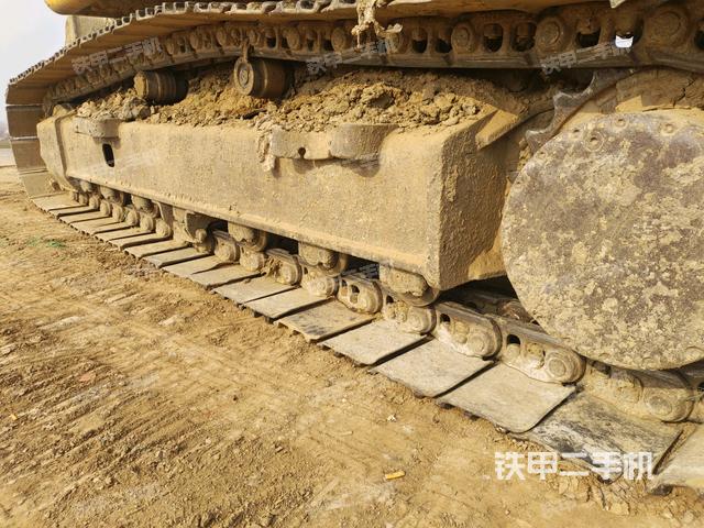 右驅(qū)動(dòng)輪（行走機(jī)構(gòu)）