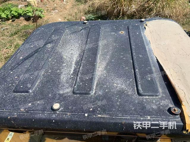 駕駛室頂部(整機外觀) 駕駛室頂部(整機外觀)