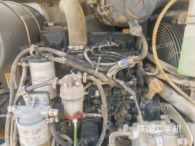 發(fā)動(dòng)機(jī)室（上車部件）