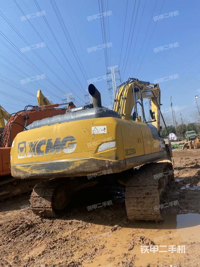 右前45(整機(jī)外觀) 右前45(整機(jī)外觀)