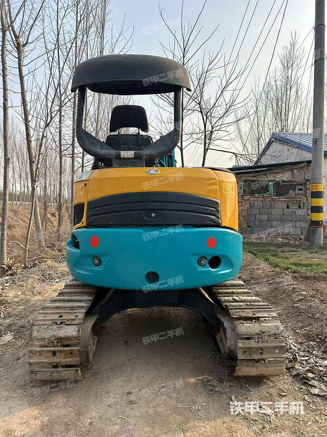 駕駛室整體（整機外觀）