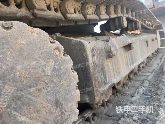 單側(cè)履帶整體（整機(jī)外觀）