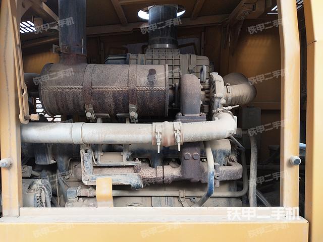 发动机右侧（整机外观及大件）