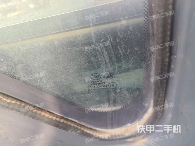 左后方玻璃角標(biāo)（駕駛室部分）