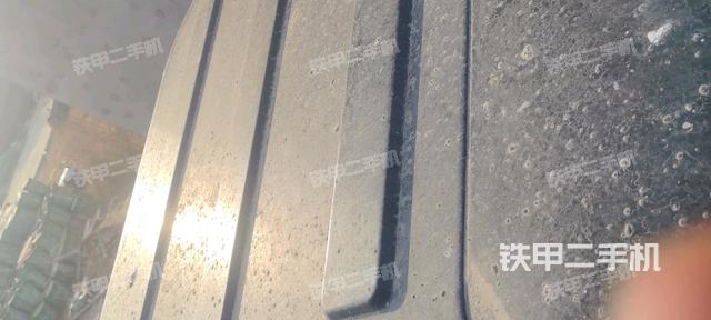 駕駛室頂部（整機外觀）