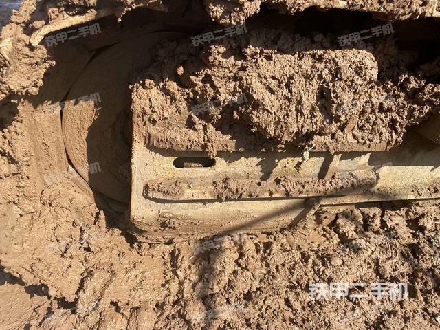 右側(cè)履帶整體(行走機(jī)構(gòu)) 右側(cè)履帶整體(行走機(jī)構(gòu))