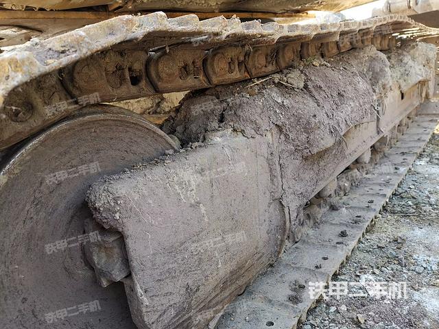 左側(cè)履帶整體?（行走機(jī)構(gòu)）