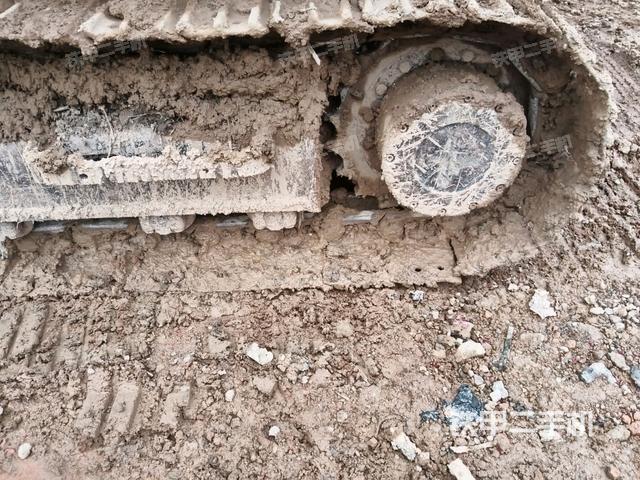 左驅(qū)動(dòng)輪（行走機(jī)構(gòu)）