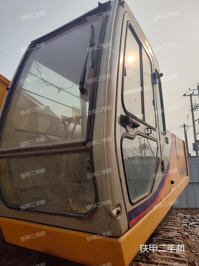 駕駛室整體（整機(jī)外觀）