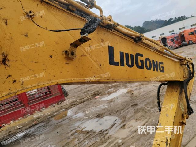 大臂整體?右側(cè)(工作和回轉(zhuǎn)裝置) 大臂整體?右側(cè)(工作和回轉(zhuǎn)裝置)