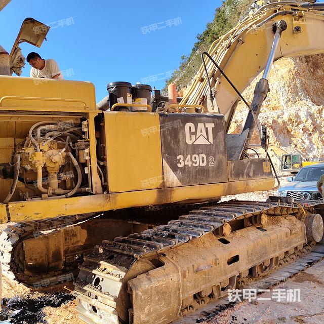 回转马达和主控阀（整机外观）