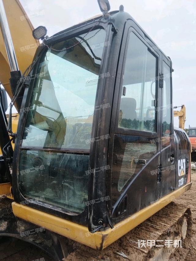 駕駛室左前45度（駕駛室部分）