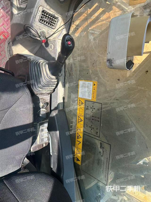 駕駛室整體（整機(jī)外觀）