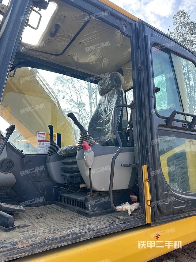 駕駛室整體（整機(jī)外觀）