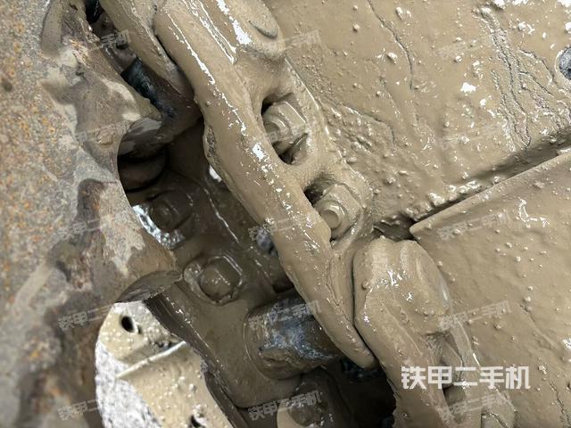 右側(cè)履帶整體(行走機(jī)構(gòu)) 右側(cè)履帶整體(行走機(jī)構(gòu))