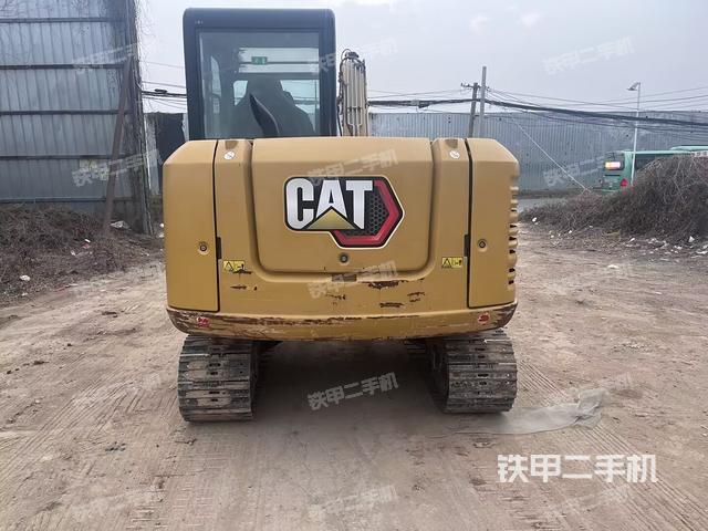 回轉(zhuǎn)馬達(dá)和主控閥（整機(jī)外觀）