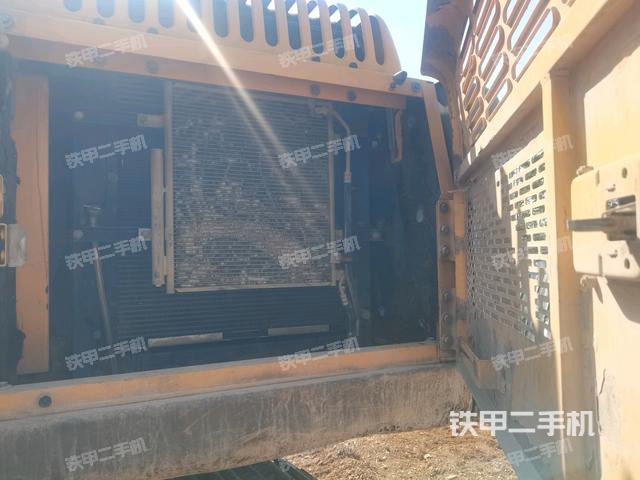 散熱器正面(大件艙室) 散熱器正面(大件艙室)