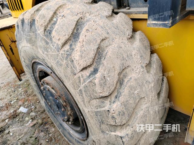 前車架正左側(cè)(壓路機(jī)前后車架) 前車架正左側(cè)(壓路機(jī)前后車架)
