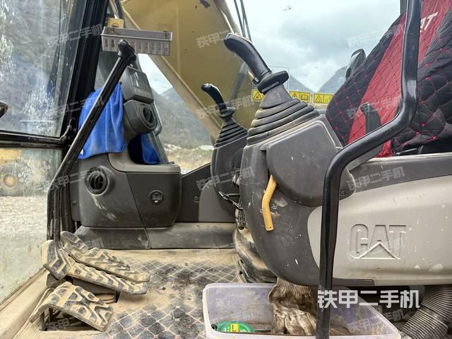 后窗玻璃角標(biāo)(駕駛室部分) 后窗玻璃角標(biāo)(駕駛室部分)