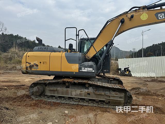 驾驶室顶部（整机外观）