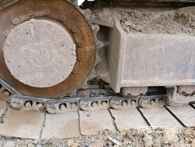 驾驶室顶部（整机外观）