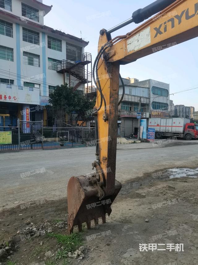 小臂整體左后（工作和回轉裝置）