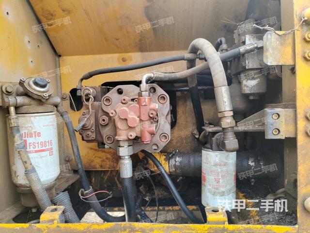 液壓泵斜45?左(大件艙室) 液壓泵斜45?左(大件艙室)