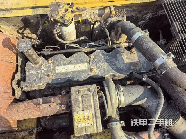 發(fā)動機整體俯視(整機外觀) 發(fā)動機整體俯視(整機外觀)