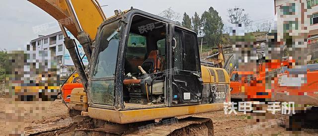 驾驶室整体（整机外观）