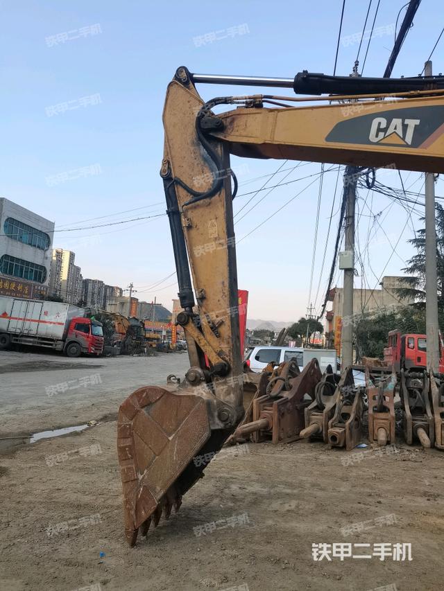 小臂整體左后（工作和回轉裝置）