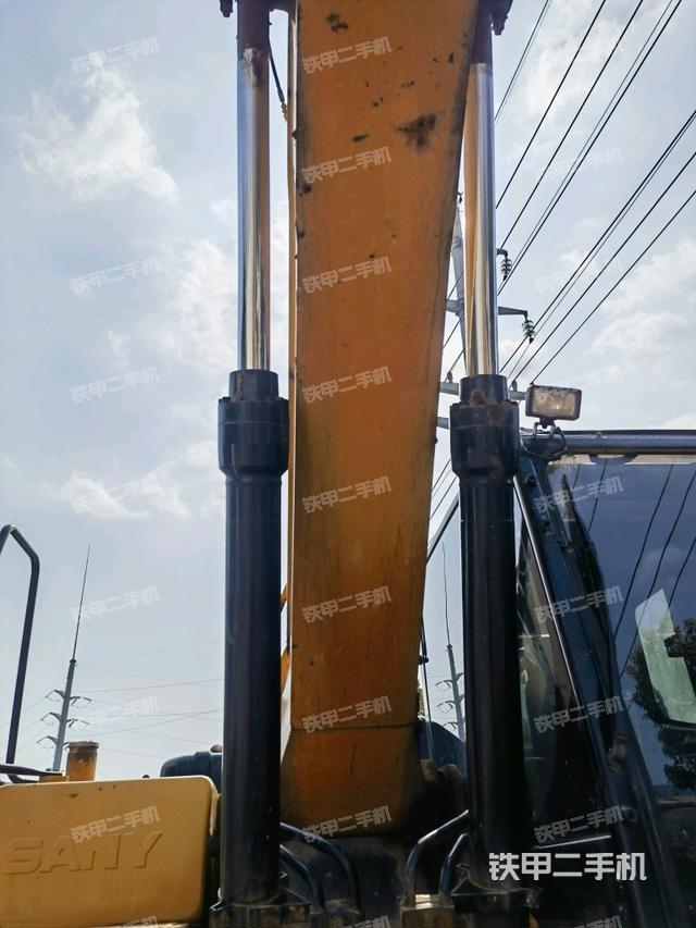 大臂油缸整體?豎拍（工作和回轉(zhuǎn)裝置）