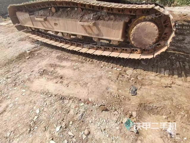 單側(cè)履帶整體（整機(jī)外觀）