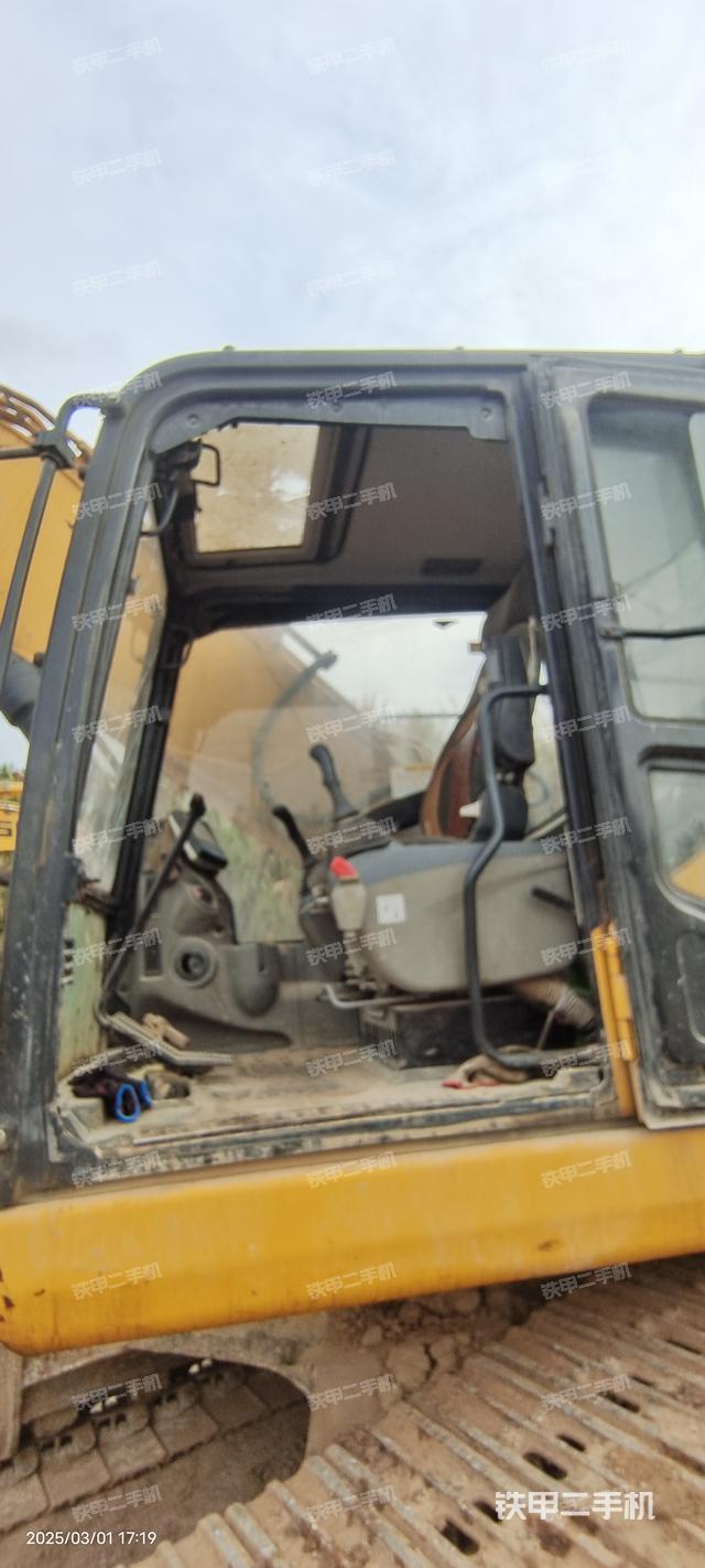 驾驶室整体（整机外观）