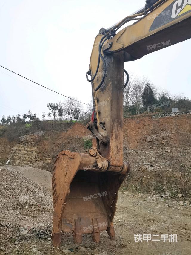 小臂整體左后（工作和回轉(zhuǎn)裝置）