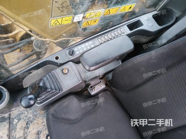 座椅左側(cè)控制臺(tái)/音響/含左手柄（駕駛室部分）