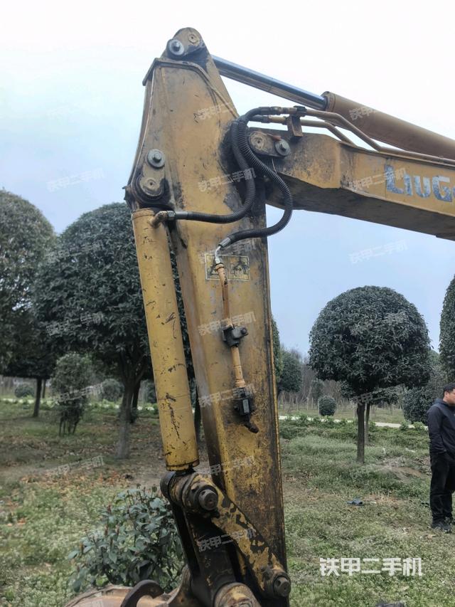 大臂背部俯視（工作和回轉(zhuǎn)裝置）