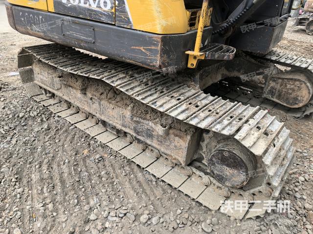 右側(cè)履帶整體?（行走機構(gòu)）