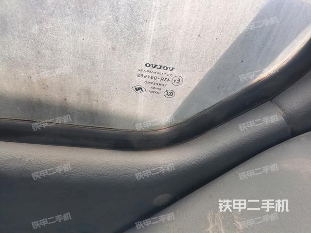左后方玻璃角標(biāo)(駕駛室部分) 左后方玻璃角標(biāo)(駕駛室部分)
