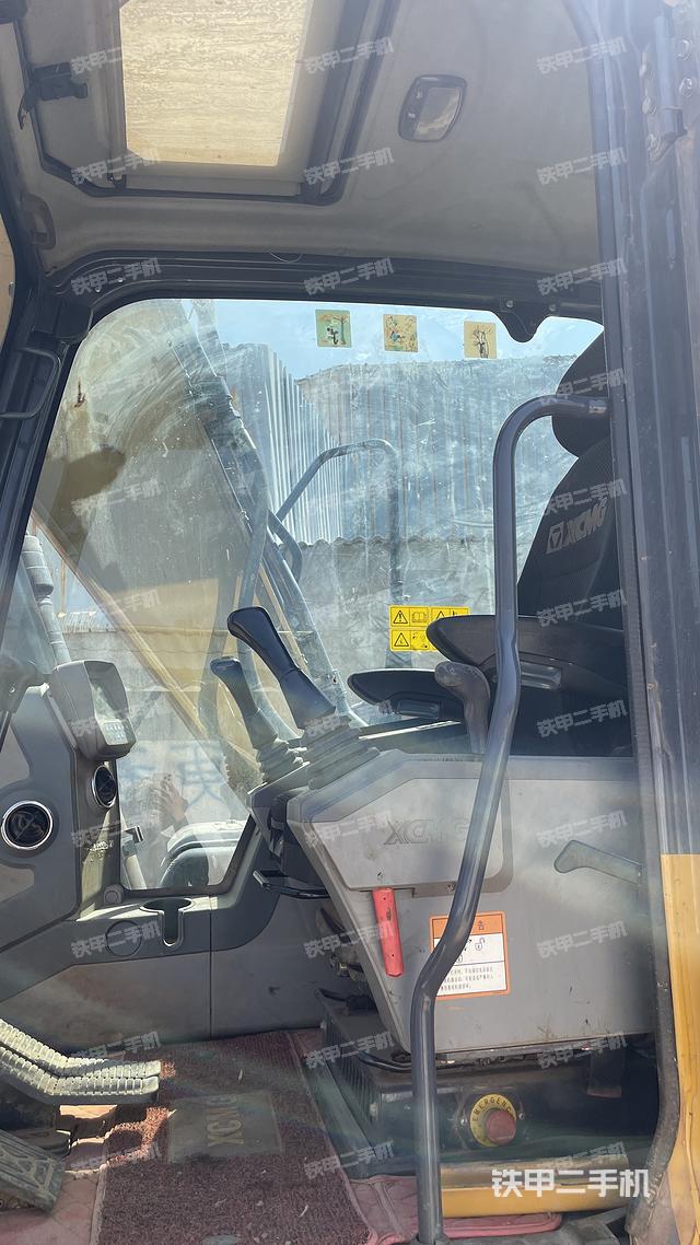 駕駛室整體（整機外觀）