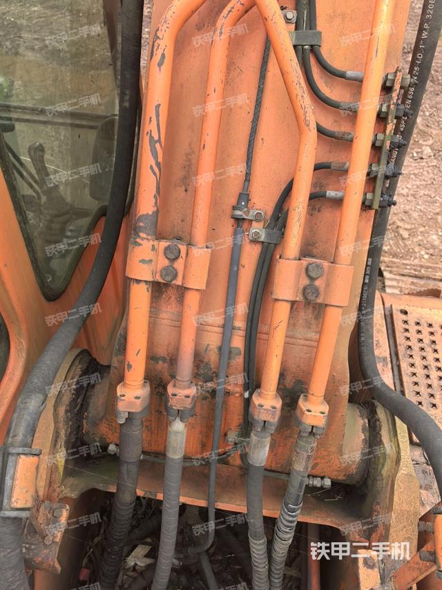 大臂背部俯视（工作和回转装置）