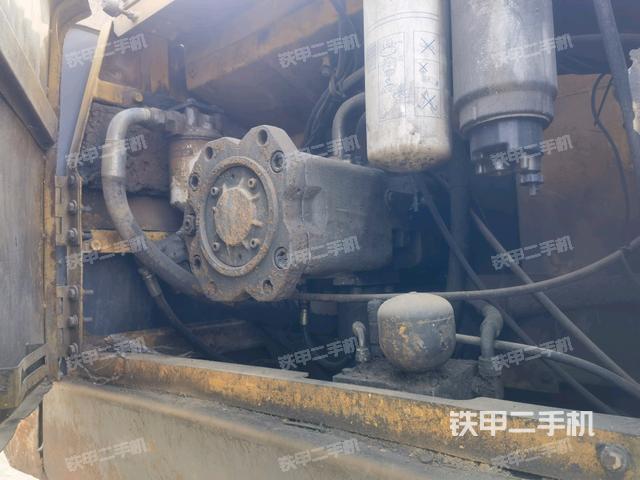 液壓泵艙室正面整體（整機(jī)外觀）