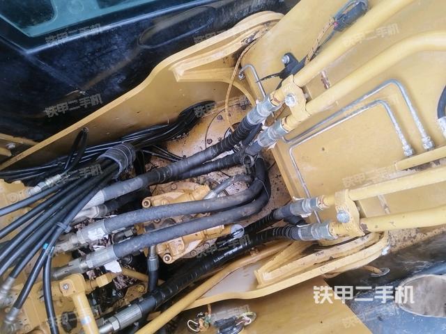 中央回轉(zhuǎn)接頭特寫（上車部件）