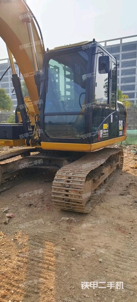 單側(cè)履帶整體（整機(jī)外觀）