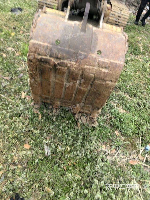 鏟斗右后整體（工作和回轉(zhuǎn)裝置）